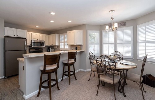 Green Creek House | Ohana Hideaway- New Rental 2023! 9 min to beach