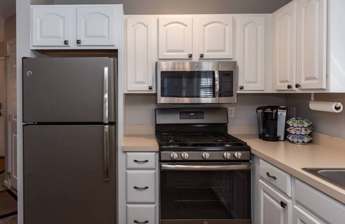 Green Creek House | Ohana Hideaway- New Rental 2023! 9 min to beach