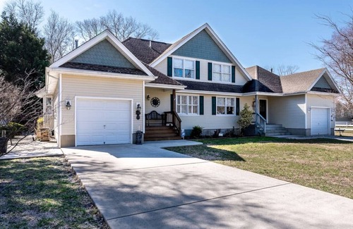 Green Creek House | Ohana Hideaway- New Rental 2023! 9 min to beach