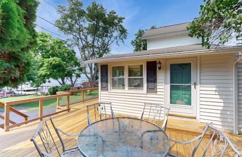 Valois House | Ohana Lake House