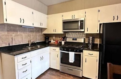 Jal Apartment | Oilfield Oasis