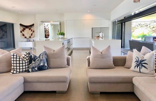 Rawhiti House | Oke Beach House - Rawhiti Luxury