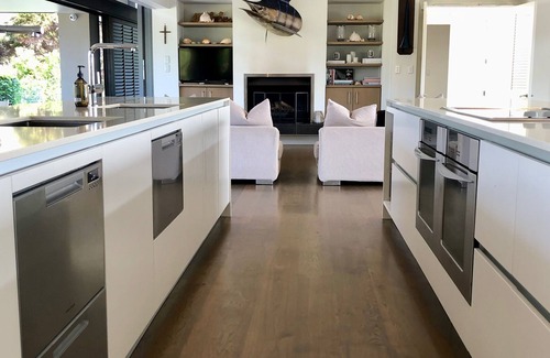 Rawhiti House | Oke Beach House - Rawhiti Luxury
