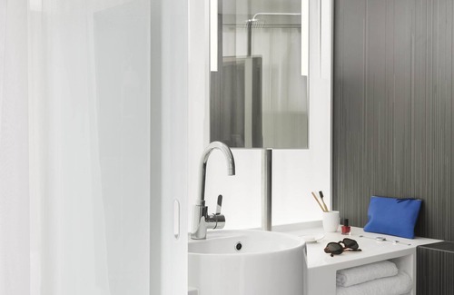 Quartier de Javel Hotel | OKKO Hotels Paris Porte de Versailles