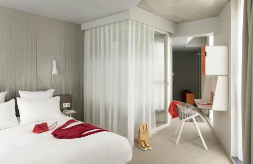 Quartier de Javel Hotel | OKKO Hotels Paris Porte De Versailles