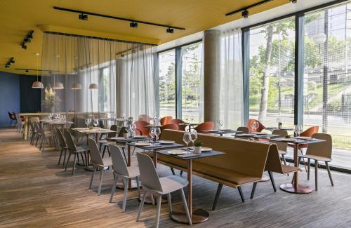 Quartier de Javel Hotel | OKKO Hotels Paris Porte De Versailles