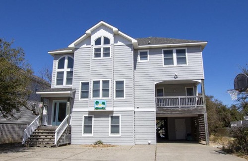 Ocean Sands House | OL1, Wild and Wonderful-Oceanside, Close to beach, private pool, Hot Tub