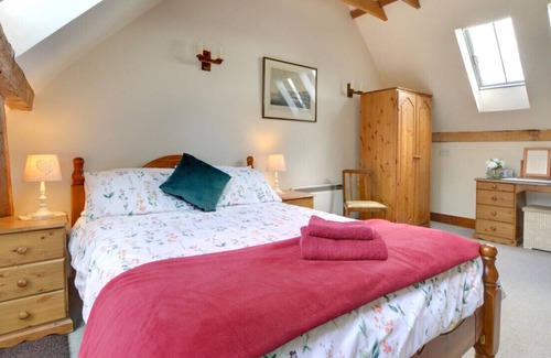 St Mary's Bay House | Old Barn Cottage - Three Bedroom House, Sleeps 4