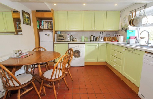 Bishops Castle Cottage | OLD BRICKLAYER'S ARMS, pet friendly in Bishop's Castle