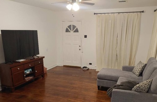 Gainesville House | Old Charm, New House 12 minutes from Winstar Casino