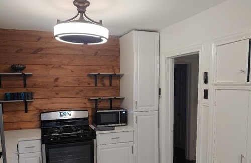 Gainesville House | Old Charm, New House 12 minutes from Winstar Casino