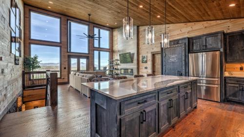 Ridgeline Vistas House | Old Chicago