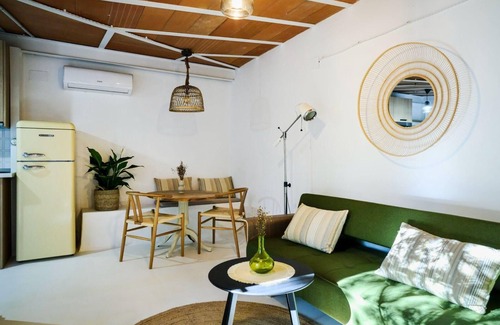 Mirasierra House | old chicken coop apartment