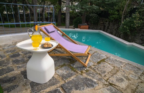 Mirasierra House | old chicken coop apartment