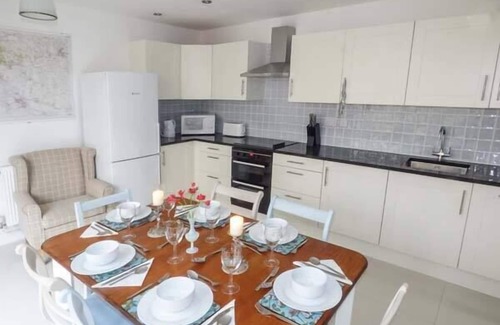 Checkley Cottage | OLD CHURCH COACH HOUSE, family friendly in Church Leigh