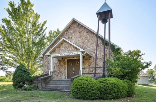 Omaha House | Old Church Retreat with Fire Pit and Air Hockey!