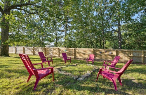 Omaha House | Old Church Retreat with Fire Pit and Air Hockey!