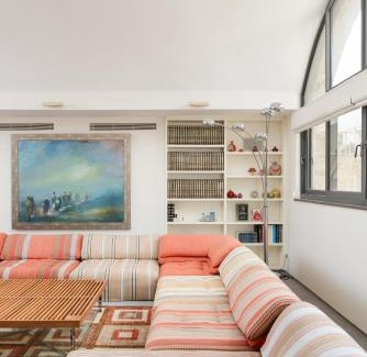 Old City Apartment | Old City Luxury Duplex with Rooftop by FeelHome