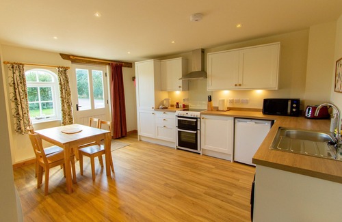 Alton Barnes Cottage | Old Dairy Cottage - Self catering cottage in the heart of rural Wiltshire. Kennet Avon Canal Nearby