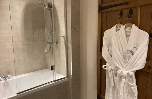 Downton on the Rock House | Old Downton Lodge