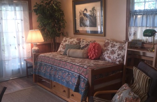 Mid City South House | Old Goodwood Mother In Law Apartment