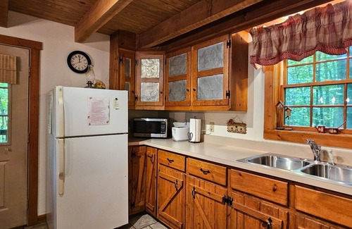 Nashville Cabin | "Old Hickory" - Rustic and Charming Cabin, Close to Nashville. Couples Getaway