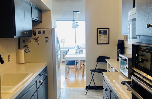 Hollywood Hills Condo | Old-Hollywood Charm w/City Views | Penthouse at base of Runyon Canyon