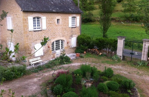 Mondalazac House | Old house of character in the Vallon du Cruou with bicycle reception