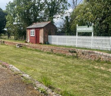 Newport Bed & Breakfast | Old Ningwood Station Bed & Breakfast, Ningwood, Isle of Wight PO41 0TG