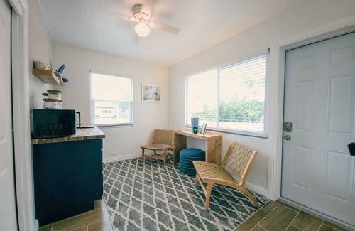Parrot Cove Apartment | Old Palm Springs Style Apartment!