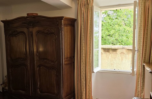 Seillans House | OLD PROVENCALE HOUSE WITH SWIMMING POOL 8x4, shaded parking area