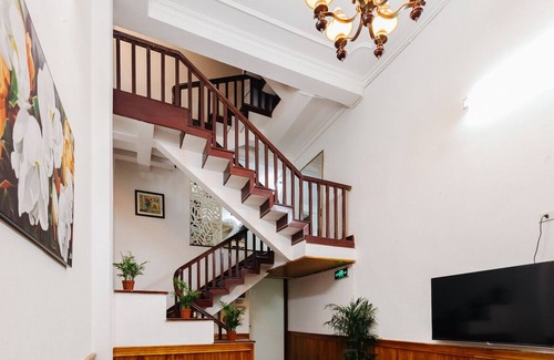 Hoan Kiem House | Old Quarter ENTIRE house - Bathtub,Balcony,BBQ area,Snooker, private bathrooms
