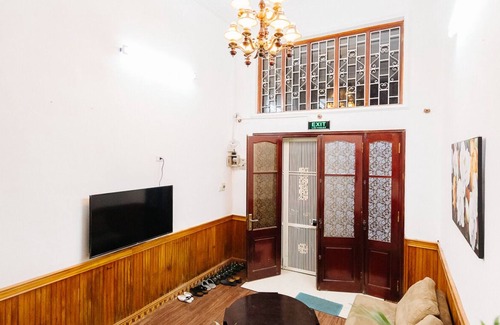 Hoan Kiem House | Old Quarter ENTIRE house - Bathtub,Balcony,BBQ area,Snooker, private bathrooms