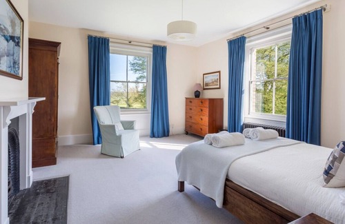 Oldbury-on-Severn Villa | Old Queens Manor - Five Bedroom Villa, Sleeps 10