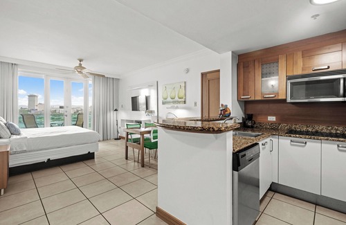 Puerta de Tierra Apartment | Old San Juan | Oceanview apartment| Balcony | For groups