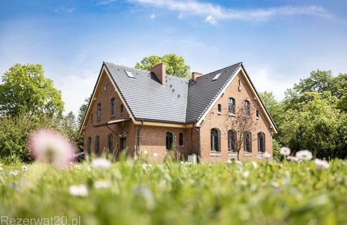 Miroslawiec Apartment | Old School in the Countryside by the Lake Reserve