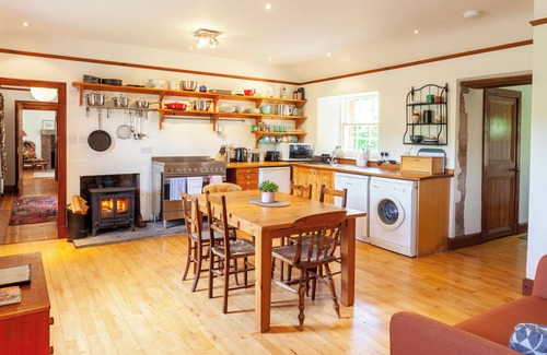 Dunbar Cottage | OLD SMIDDY COTTAGE, pet friendly, with open fire in Haddington