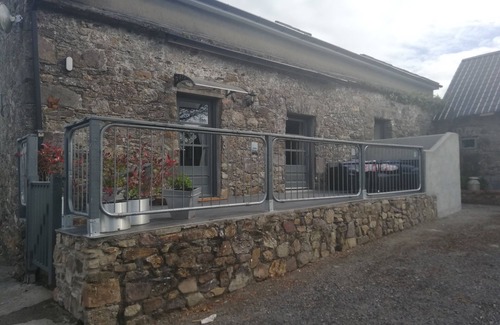 Killotteran House | Old stone cottage situated between waterford Cork Dublin n25