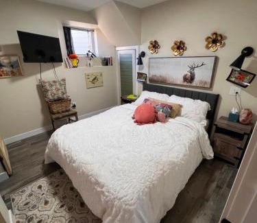 Estevan Bed & Breakfast | Old Stone Inn