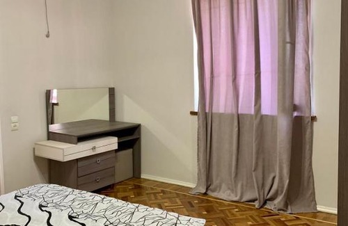 Kentron Apartment | Old Style Armenian House