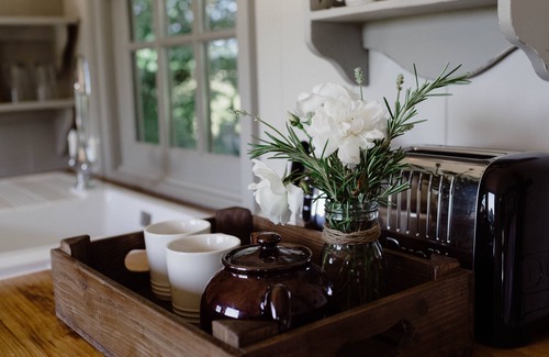 Stamford Cabin | Old Tinny Cider Hut: A Unique stay in Beautiful Countryside