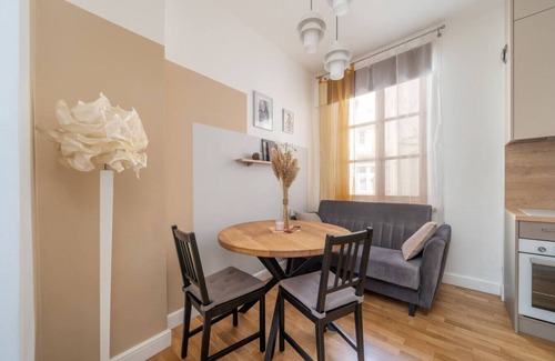 Old Town Apartment | Old town 1-bedroom apartment