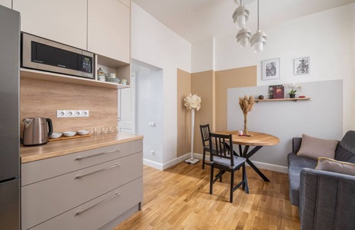 Old Town Apartment | Old town 1-bedroom apartment