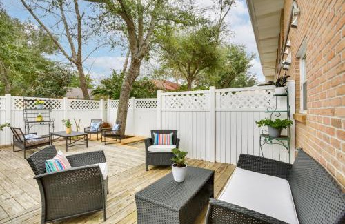 Old Town House | Old Town Bay St Louis Townhome Walk to Beach