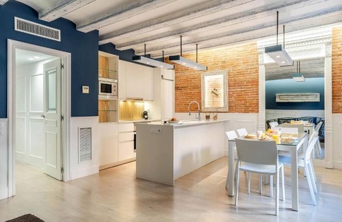 El Raval Apartment | Old Town building with rooftop terrace and pool! Unbeatable Location!