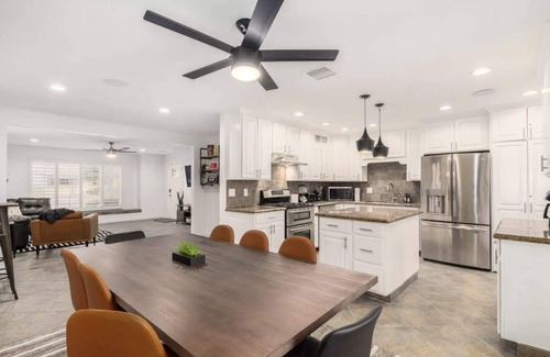 Scottsdale Estates Nine House | Old Town Escape|FREE Heated Pool & Spa|Sleeps 12