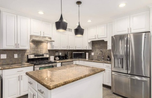 Scottsdale Estates Nine House | Old Town Escape|FREE Heated Pool & Spa|Sleeps 12
