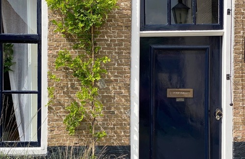 Sint Anna ter Muiden House | Old town house from 1775
