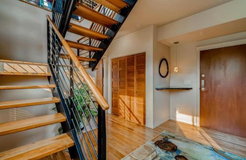 Martinez Park Villa | Old Town Loft Oasis with Amazing Rooftop Deck!