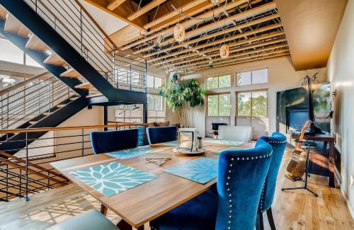 Martinez Park Villa | Old Town Loft Oasis with Amazing Rooftop Deck!